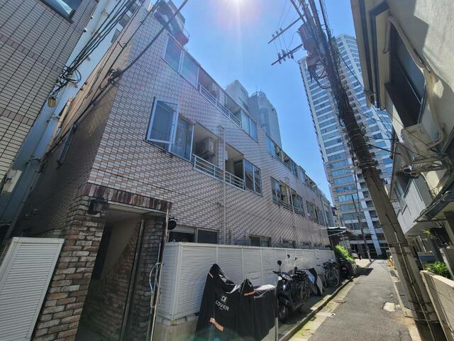 Shinjuku Yotsuya-sanchome Studio